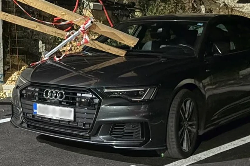 Nevrijeme zahvatilo Široki Brijeg, vjetar srušio ogradu na auto: Izdato narandžasto upozorenje i za danas